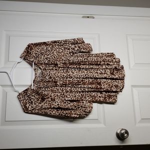 Leopard flair out sleeve size M